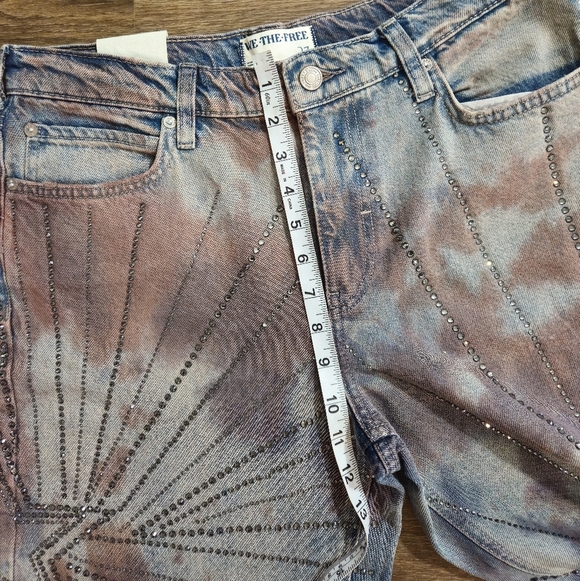 We The Free Mid-Rise Loose Straight Jeans Washed tie-dye Embellished NWT sz 27 - Picture 13 of 16